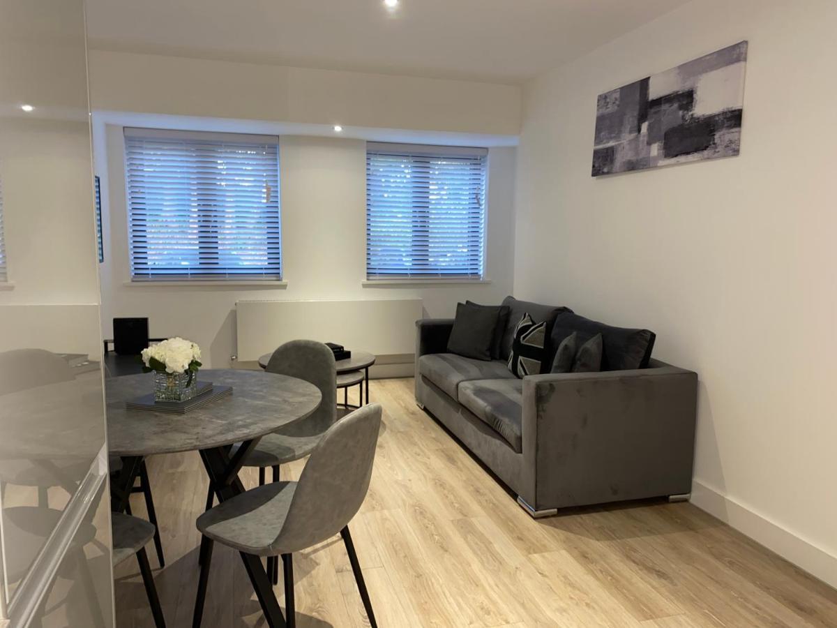 סוליהול Roomotel - Broadoaks Apartments מראה חיצוני תמונה