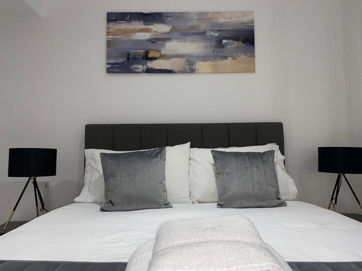 סוליהול Roomotel - Broadoaks Apartments מראה חיצוני תמונה