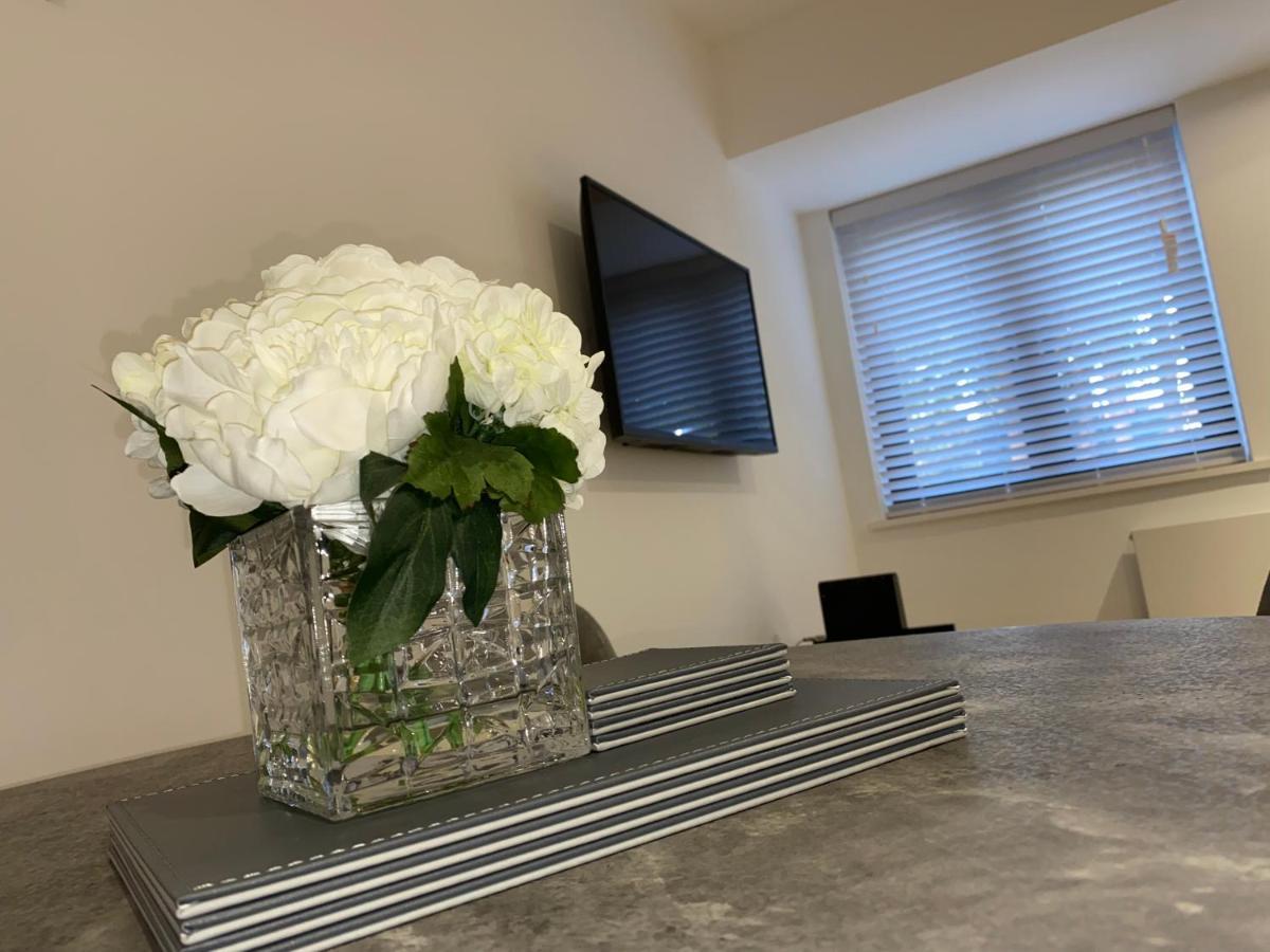 סוליהול Roomotel - Broadoaks Apartments מראה חיצוני תמונה