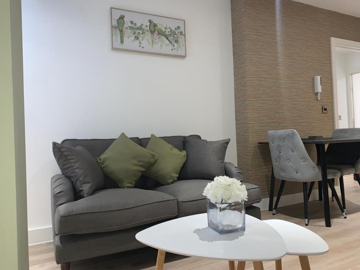 סוליהול Roomotel - Broadoaks Apartments מראה חיצוני תמונה