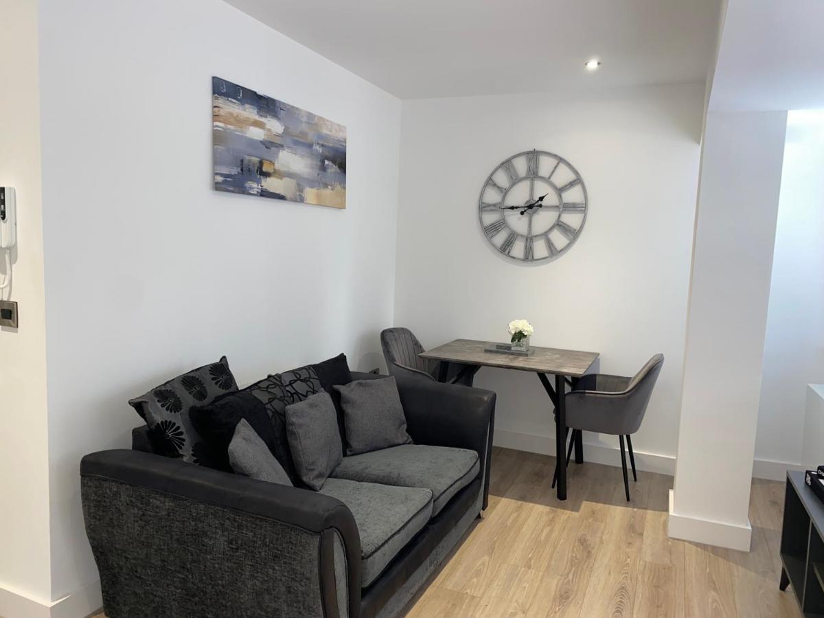 סוליהול Roomotel - Broadoaks Apartments מראה חיצוני תמונה
