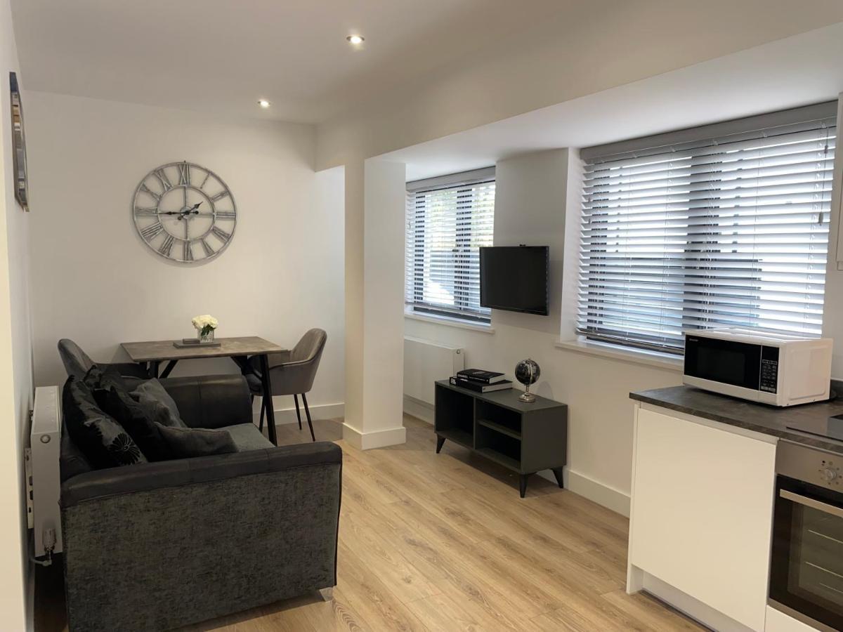סוליהול Roomotel - Broadoaks Apartments מראה חיצוני תמונה
