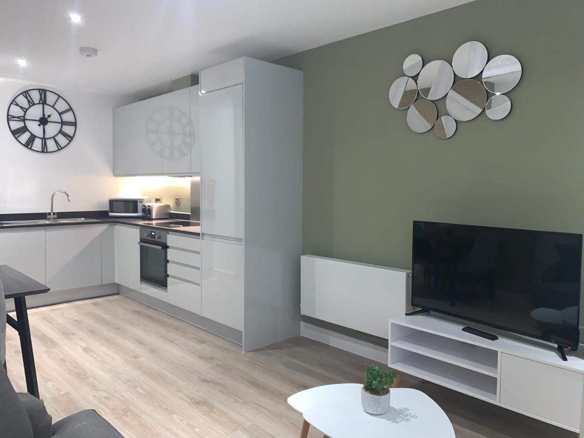 סוליהול Roomotel - Broadoaks Apartments מראה חיצוני תמונה