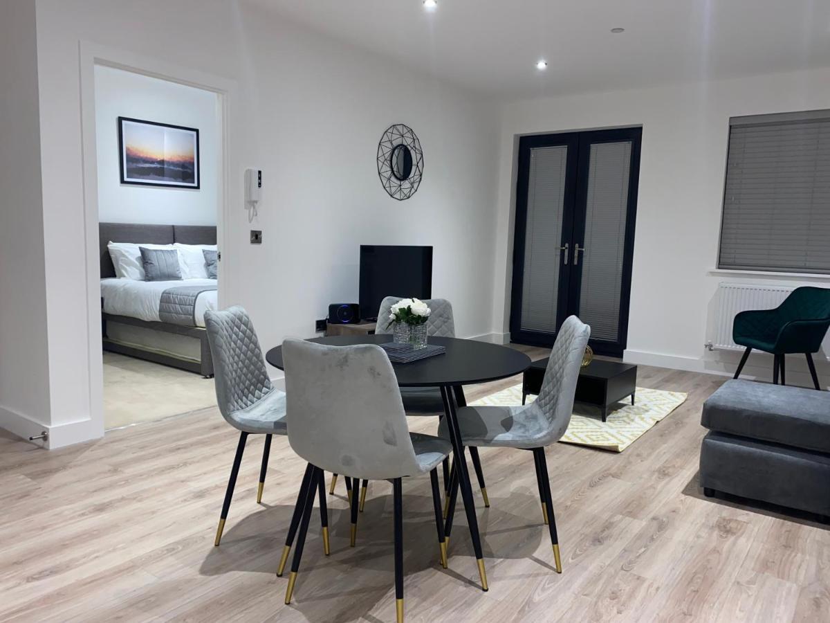 סוליהול Roomotel - Broadoaks Apartments מראה חיצוני תמונה