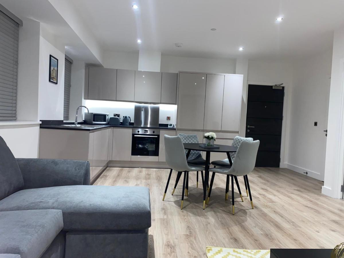 סוליהול Roomotel - Broadoaks Apartments מראה חיצוני תמונה