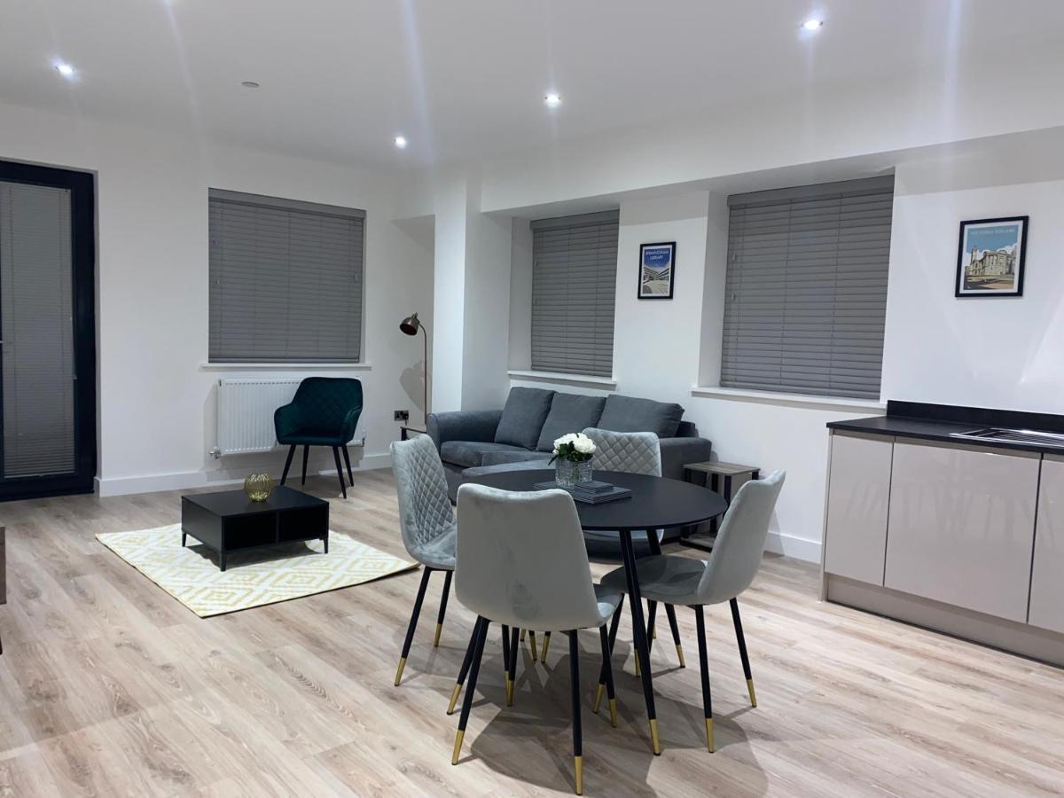סוליהול Roomotel - Broadoaks Apartments מראה חיצוני תמונה