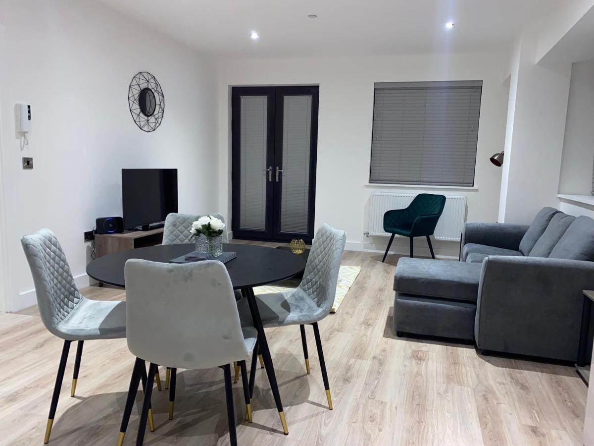 סוליהול Roomotel - Broadoaks Apartments מראה חיצוני תמונה