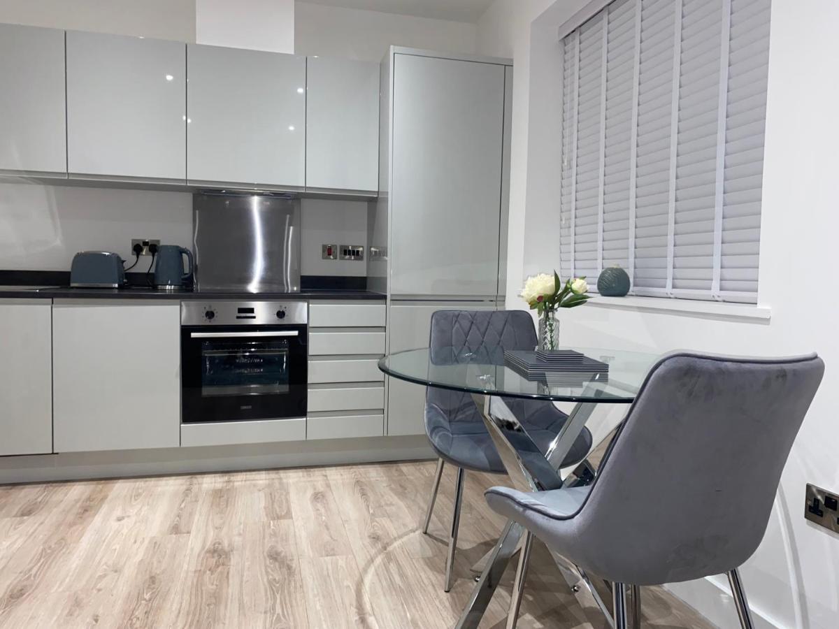 סוליהול Roomotel - Broadoaks Apartments מראה חיצוני תמונה