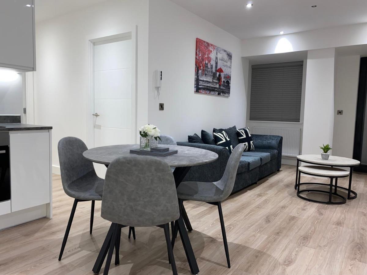 סוליהול Roomotel - Broadoaks Apartments מראה חיצוני תמונה