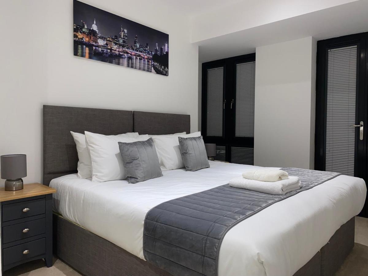 סוליהול Roomotel - Broadoaks Apartments מראה חיצוני תמונה
