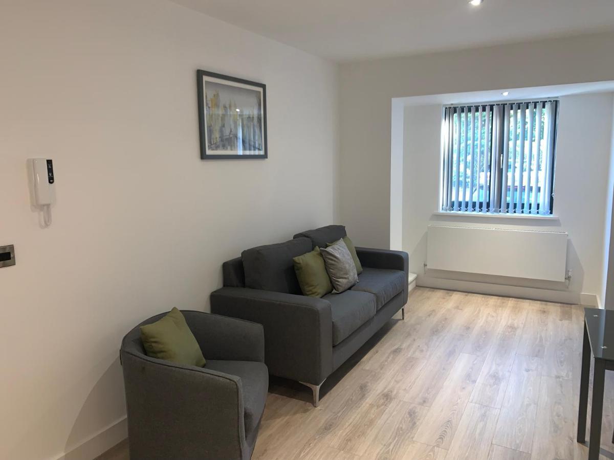 סוליהול Roomotel - Broadoaks Apartments מראה חיצוני תמונה