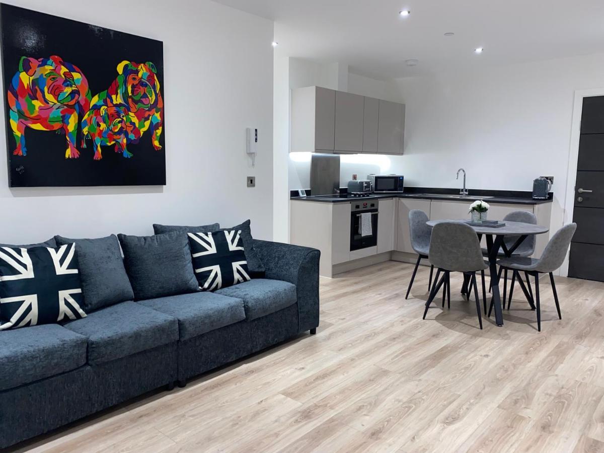 סוליהול Roomotel - Broadoaks Apartments מראה חיצוני תמונה