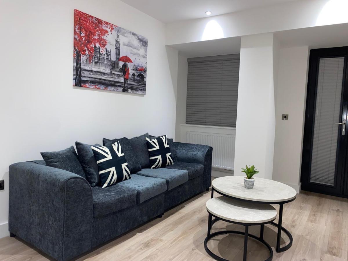 סוליהול Roomotel - Broadoaks Apartments מראה חיצוני תמונה