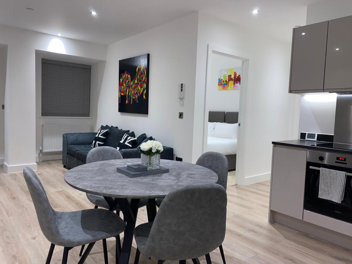 סוליהול Roomotel - Broadoaks Apartments מראה חיצוני תמונה