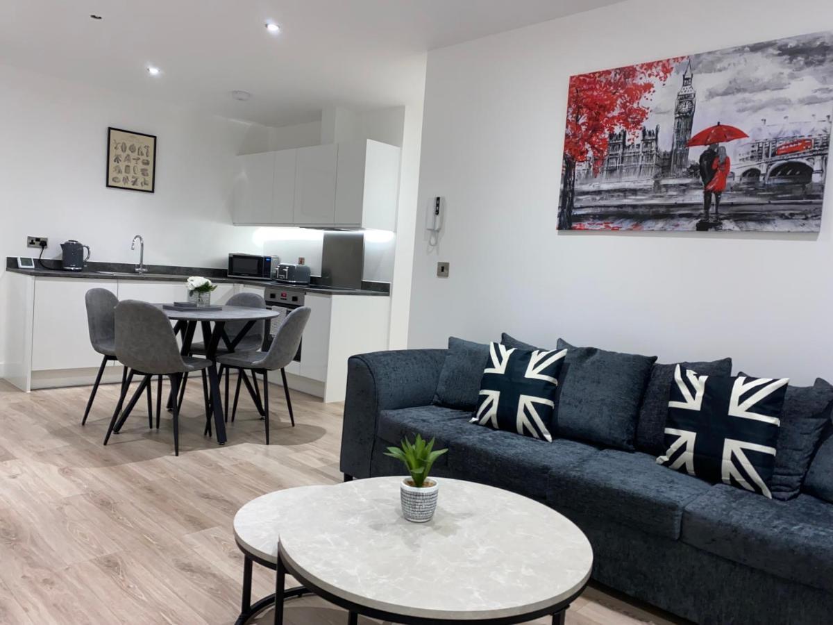 סוליהול Roomotel - Broadoaks Apartments מראה חיצוני תמונה