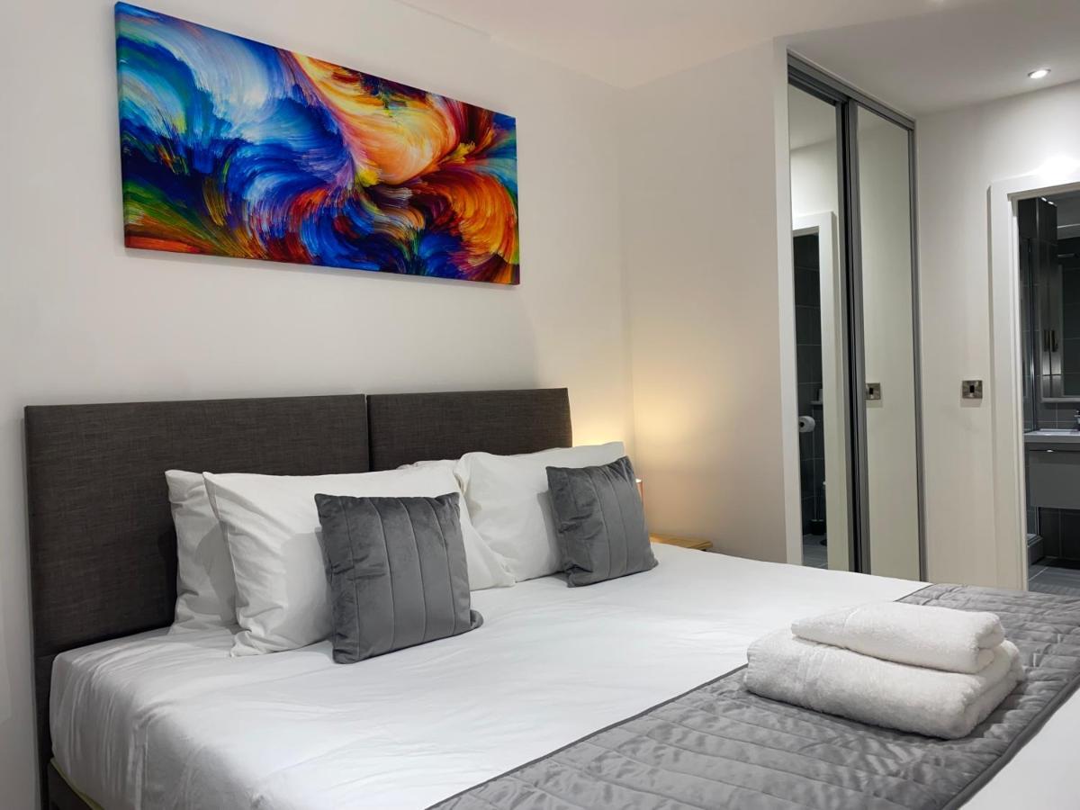סוליהול Roomotel - Broadoaks Apartments מראה חיצוני תמונה