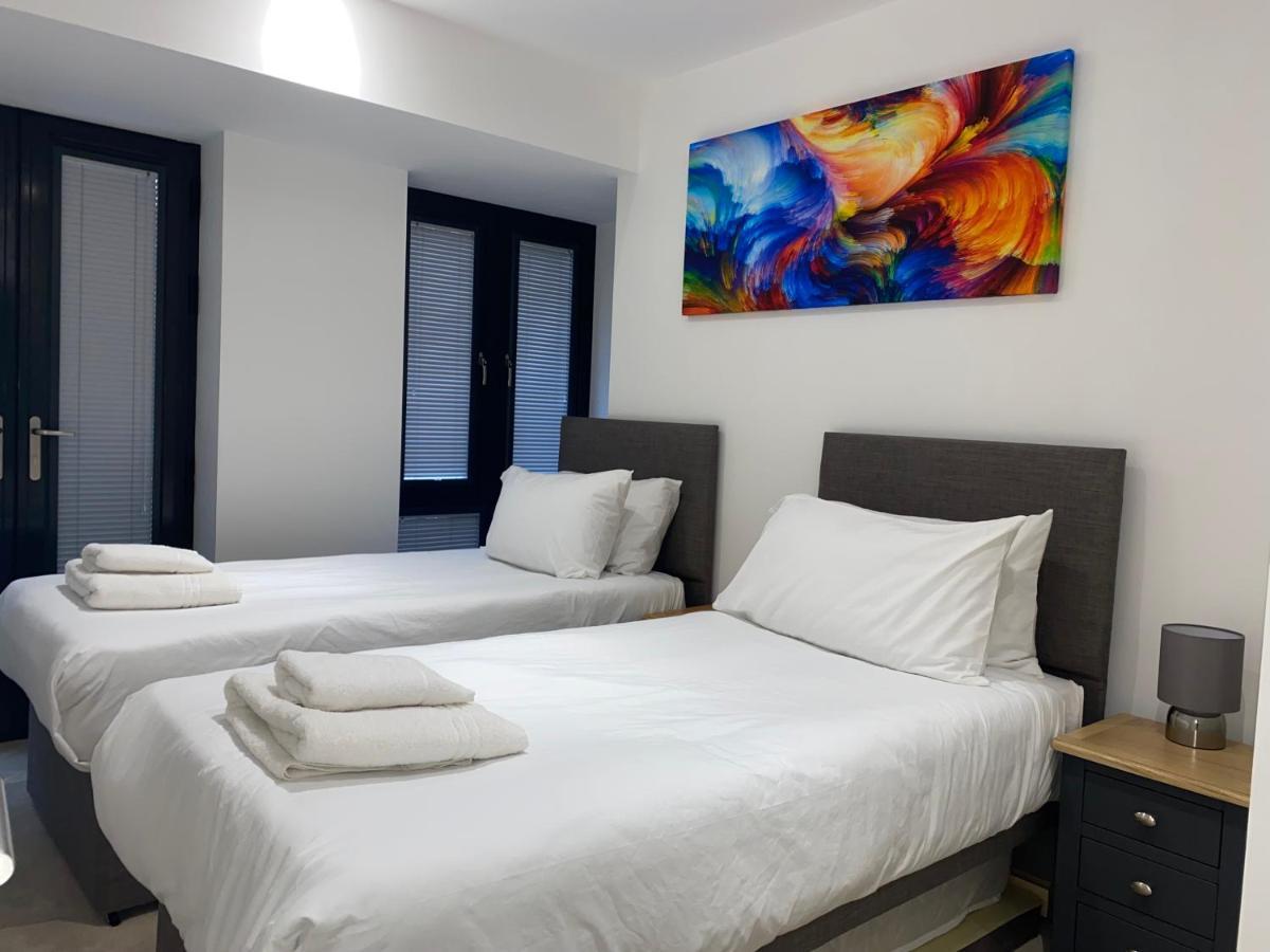 סוליהול Roomotel - Broadoaks Apartments מראה חיצוני תמונה