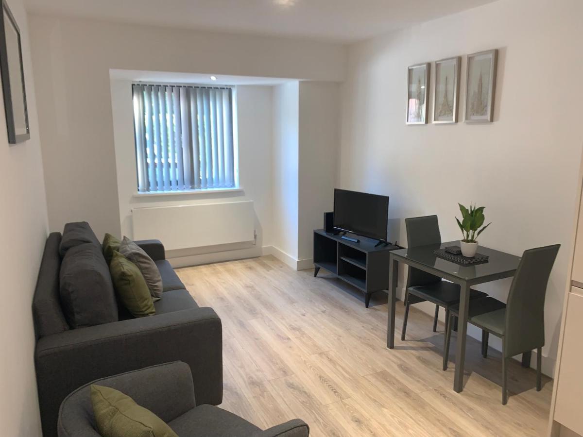 סוליהול Roomotel - Broadoaks Apartments מראה חיצוני תמונה