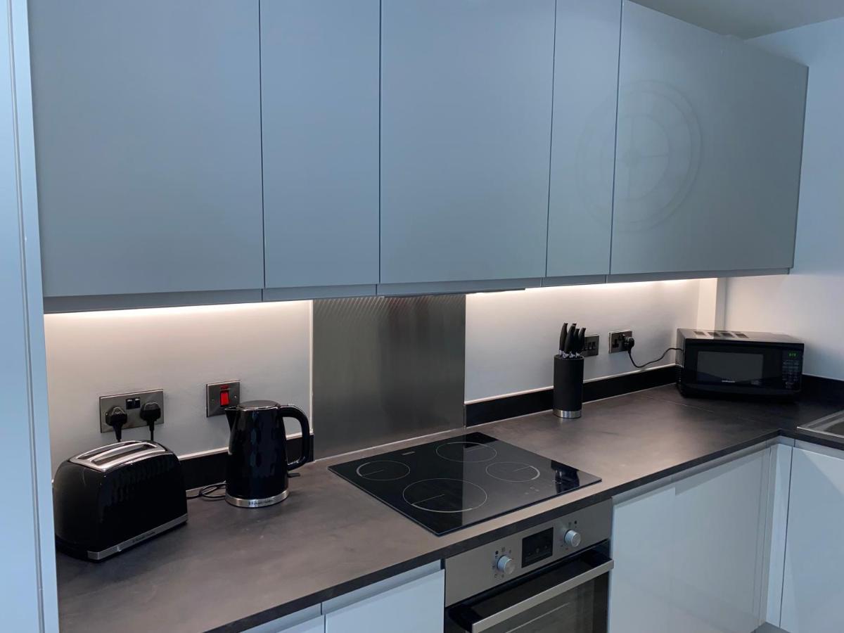 סוליהול Roomotel - Broadoaks Apartments מראה חיצוני תמונה