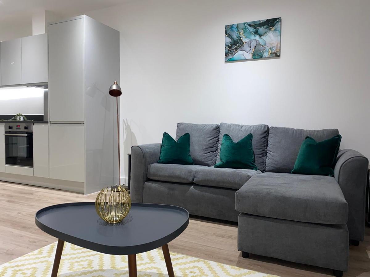סוליהול Roomotel - Broadoaks Apartments מראה חיצוני תמונה