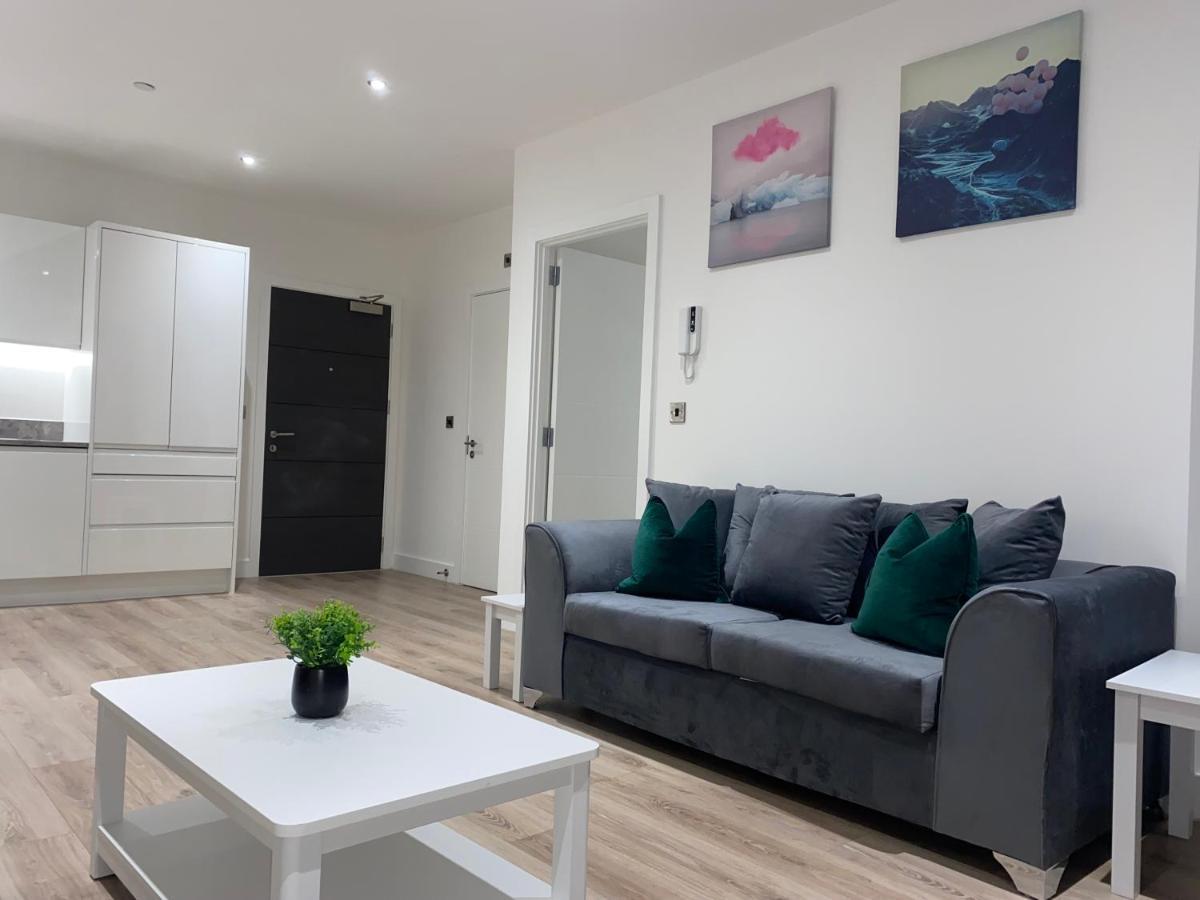 סוליהול Roomotel - Broadoaks Apartments מראה חיצוני תמונה